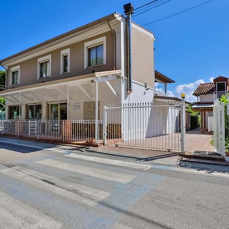 Il Pineto Paestum Food & Rooms מראה חיצוני תמונה