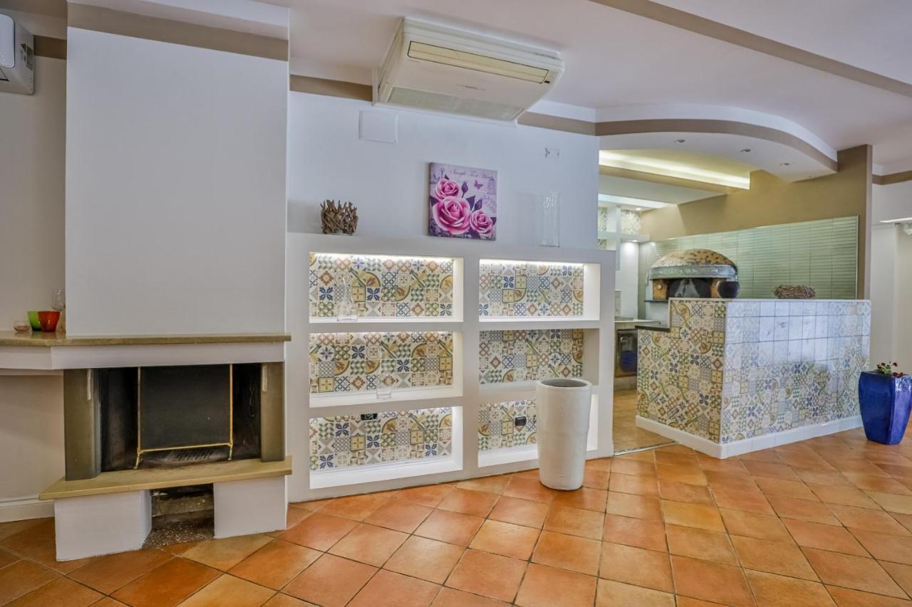 Il Pineto Paestum Food & Rooms מראה חיצוני תמונה