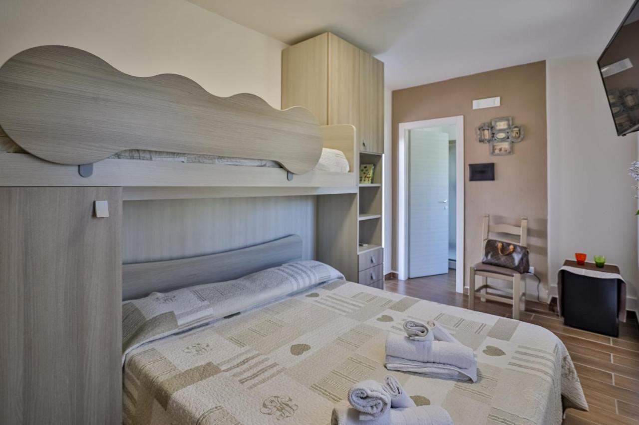 Il Pineto Paestum Food & Rooms מראה חיצוני תמונה