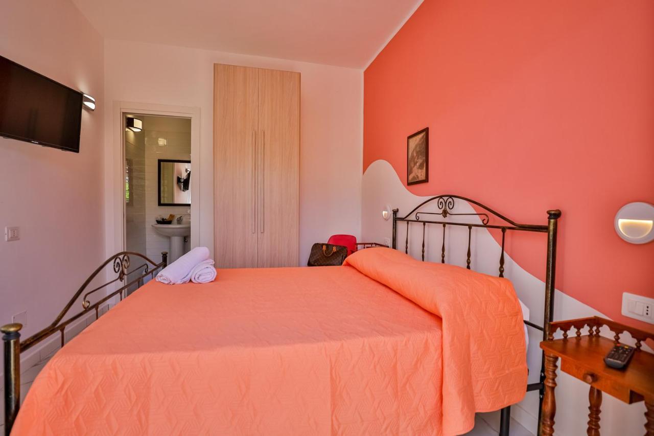 Il Pineto Paestum Food & Rooms מראה חיצוני תמונה
